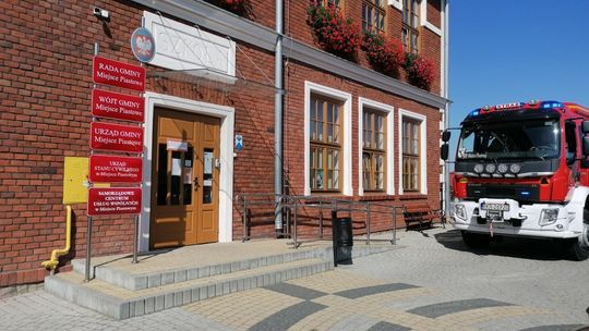 Mail z informacją o ładunku wybuchowym w Urzędzie Gminy Miejsce Piastowe