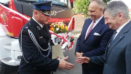Marszałek Sejmu RP uczestniczył w uroczystym apelu OSP Miejsce Piastowe