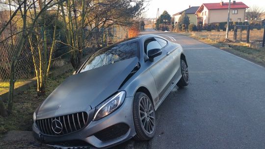 Mercedes automatycznie zgłosił, że uległ kolizji