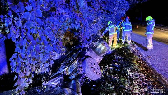 Mercedes sam wezwał służby. Kierowca widmo