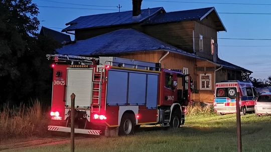Mężczyzna skoczył z dachu domu w Korczynie