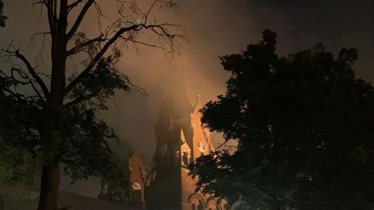 Miała się palić wieża kościoła w Jedliczu. Na szczęście był to fałszywy alarm w dobrej wierze