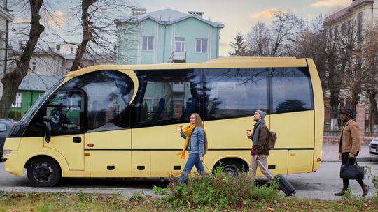 Międzynarodowy przewóz osób z adresu pod adres - jak to działa?