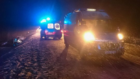 MIEJSCE PIASTOWE: Samochód w rowie. Zdarzenie na DK28