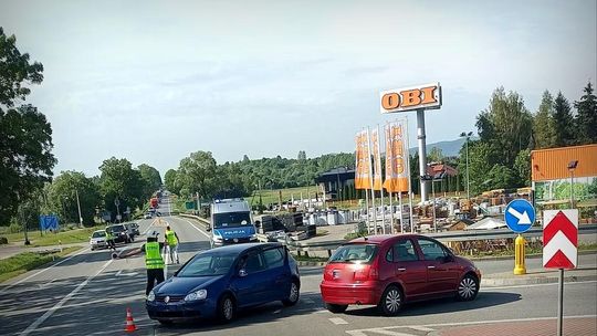 ? Miejsce Piastowe. Zderzenie volkswagena i citroena niedaleko OBI