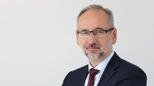 Minister Niedzielski: Jeśli utrzyma się trend wzrostu nowych zakażeń, w środę lub w piątek możliwe kolejne restrykcje