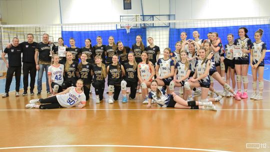 Młode siatkarki z Krosna wywalczyły awans do ćwierćfinału Mistrzostw Polski [ZDJĘCIA]