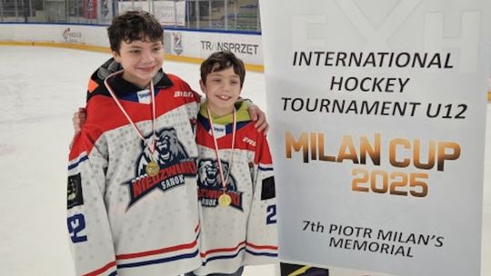 Młodzi hokeiści z Krosna grają w mistrzowskiej drużynie