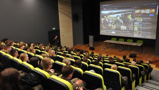 Młodzież z Michalickiego Zespołu Szkół w Miejscu Piastowym poznała podstawy cyberbezpieczeństwa