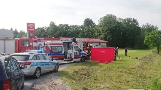 MODERÓWKA: 47-letni mężczyzna wpadł do studzienki. Nie żyje