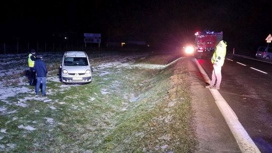 Moderówka. Dachowanie samochodu osobowego na DK28