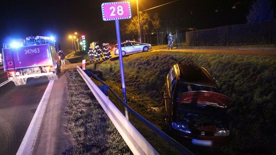 MODERÓWKA: Zjechał Seatem do rowu. Trafił do szpitala