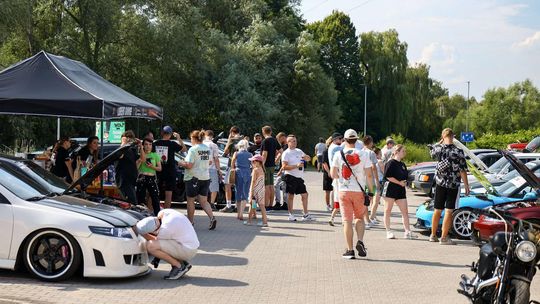 Moto Na Cztery Łapy w Krośnie. Motoryzacja i pomoc zwierzętom połączyły pasjonatów [ZDJĘCIA]