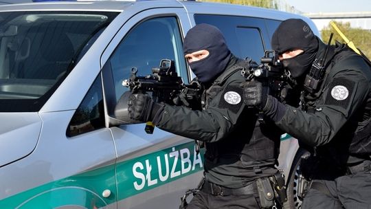 Może to Ty założysz mundur funkcjonariusza KAS?