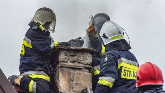 MSZANA: Niebezpieczny pożar sadzy w kominie