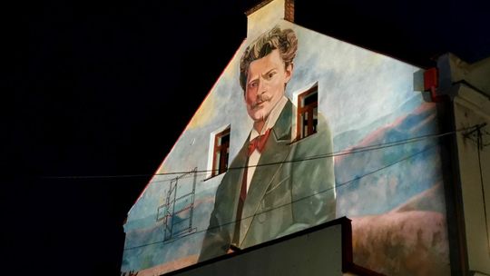Mural i instalacja artystyczna upamiętniają Jana Szczepanika