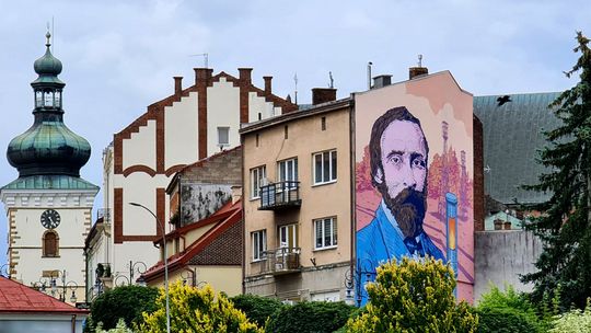 Mural z Ignacym Łukasiewiczem w 200. rocznicę jego urodzin