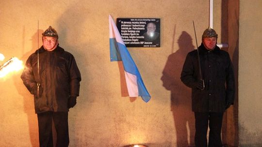 Na remizie OSP Jaszczew odsłonięto tablicę upamiętniającą ś.p. ks. druha Władysława Rogałę