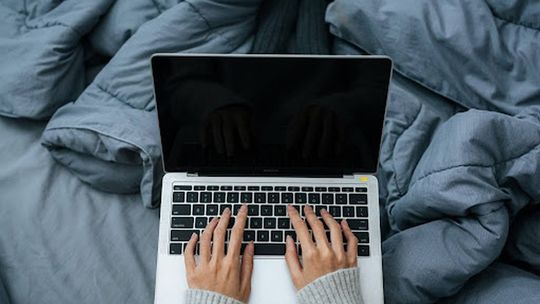 Najlepsze komputery do pracy i nauki w 2025 roku – jak wybrać idealny sprzęt?