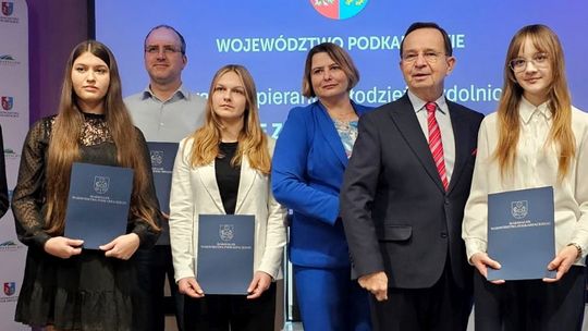 Najzdolniejsi uczniowie Podkarpacia wyróżnieni w programie „Nie zagubić talentu”