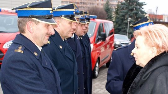 Narada roczna i uroczyste przekazanie samochodów dla strażaków