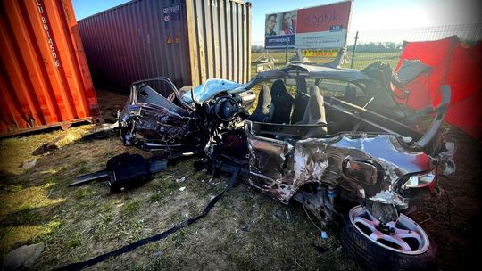 Nie żyje 35-letni kierowca. Tragiczny wypadek na łączniku autostradowym