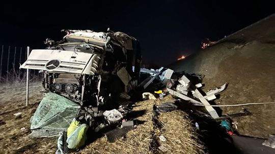 Nie żyje 54-letni kierowca ciężarówki. Tragiczny wypadek na autostradzie A4