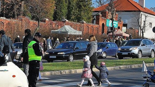 Niebawem Wszystkich Świętych - zadbajcie o bezpieczeństwo