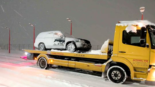 Nietrzeźwy 45-latek uciekał przed policją. Zakończył w rowie i w policyjnym areszcie