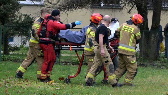 „Nigdy nie wiesz, co czeka za drzwiami”. Dramat w Sanoku przypomina o ryzyku, jakie niesie służba
