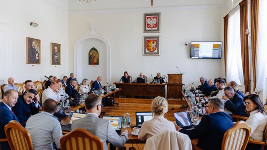 Nocna prohibicja znów nie przeszła. 10 radnych było „za”, 10 „przeciw”