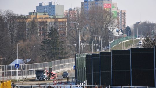 Normy hałasu wzdłuż DK28 są przekroczone. Miasto musi zainwestować w ekrany