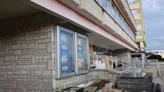 Nowa winda, udogodnienia dla widzów i projektor laserowy. Trwa modernizacja ArtKina