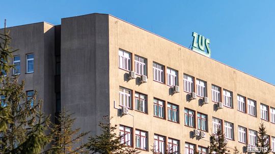 Nowe zasady kontroli L4. ZUS wyjaśnia, co wolno na zwolnieniu