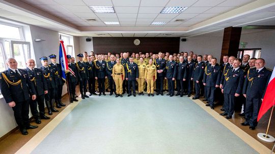 Nowi strażacy rozpoczynają drogę do służby. Uroczyste ślubowanie i start szkolenia