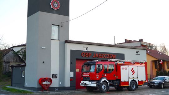 Nowoczesna remiza w Jaszczwi oficjalnie otwarta Nowoczesna remiza w Jaszczwi oficjalnie otwarta