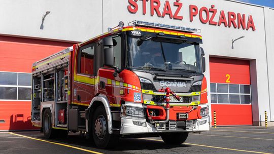 Nowoczesne wozy strażackie wzmacniają bezpieczeństwo na lotnisku Rzeszów-Jasionka