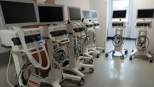 Nowy sprzęt dla szpitala w Krośnie. Zakupy z dotacji samorządu i KPO Nowy sprzęt dla szpitala w Krośnie. Zakupy z dotacji samorządu i KPO