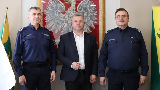 Nowy szef policji w Jedliczu z wizytą u burmistrza