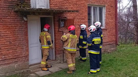 O krok od tragedii. Seniorka potrzebowała pomocy