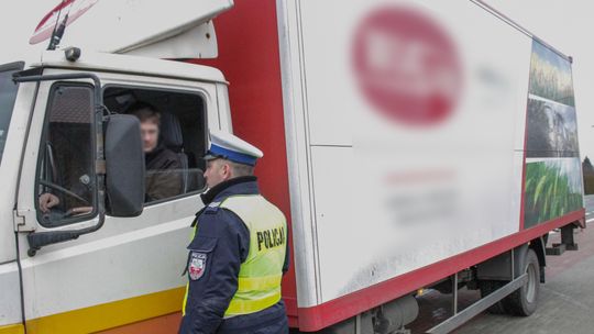 O tym trzeba pamiętać w trakcie kontroli drogowej. Nowe wytyczne dla kierowców