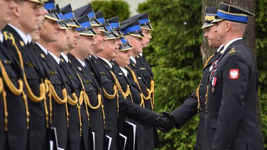 Obchody Dnia Strażaka w Krośnie. Były życzenia, odznaczenia i awanse [ZDJĘCIA]