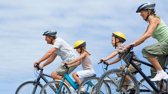 Obowiązkowe kaski dla rowerzystów, a hulajnoga elektryczna od 13 roku życia