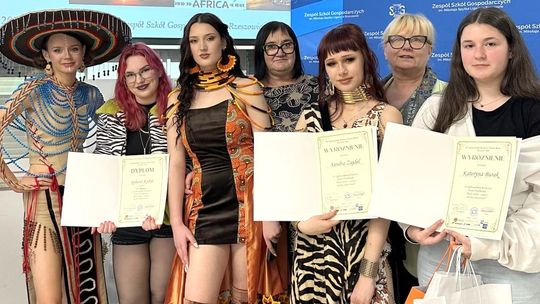 Od inspiracji Afryką po modowy sukces. Uczennice „Szczepanika” na podium ogólnopolskiego konkursu