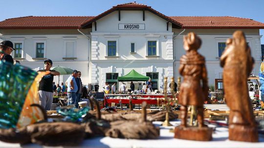 Od porcelany po rękodzieło. Niedzielny jarmark przy Etnocentrum [ZDJĘCIA]