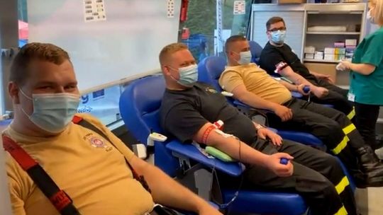 Oddawali krew przy remizie Ochotniczej Straży Pożarnej w Dukli