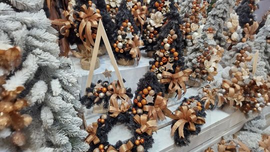 Odkryj nowości w świecie choinek i świątecznych dekoracji