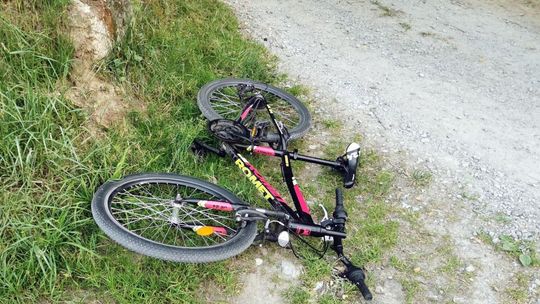? Odrzykoń. 13-latek ranny. Wjechał pod samochód [AKTUALIZACJA]