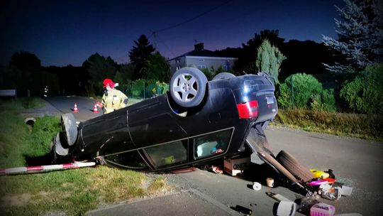 ? Odrzykoń. Dachowanie audi na ul. Kamienieckiego. Brak kierowcy i pasażerów
