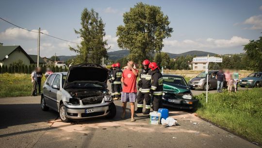 ODRZYKOŃ: Zderzenie Volkswagenów na skrzyżowaniu